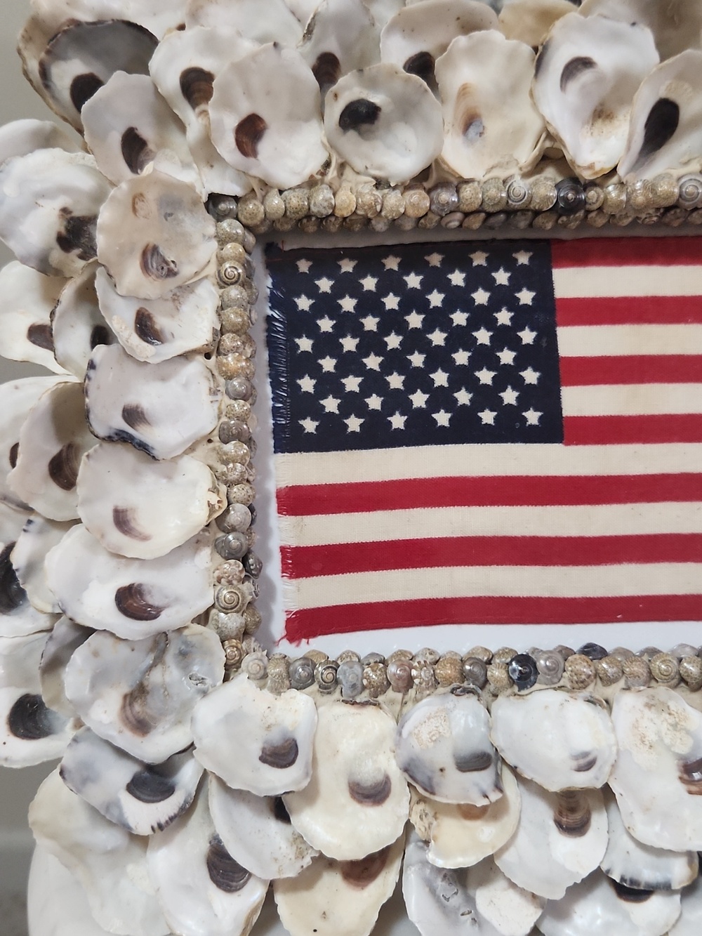 MudPie 4x6 Oyster Shell Frame with American Flag Pattern - White, Red, Blue - Picture 2 of 10